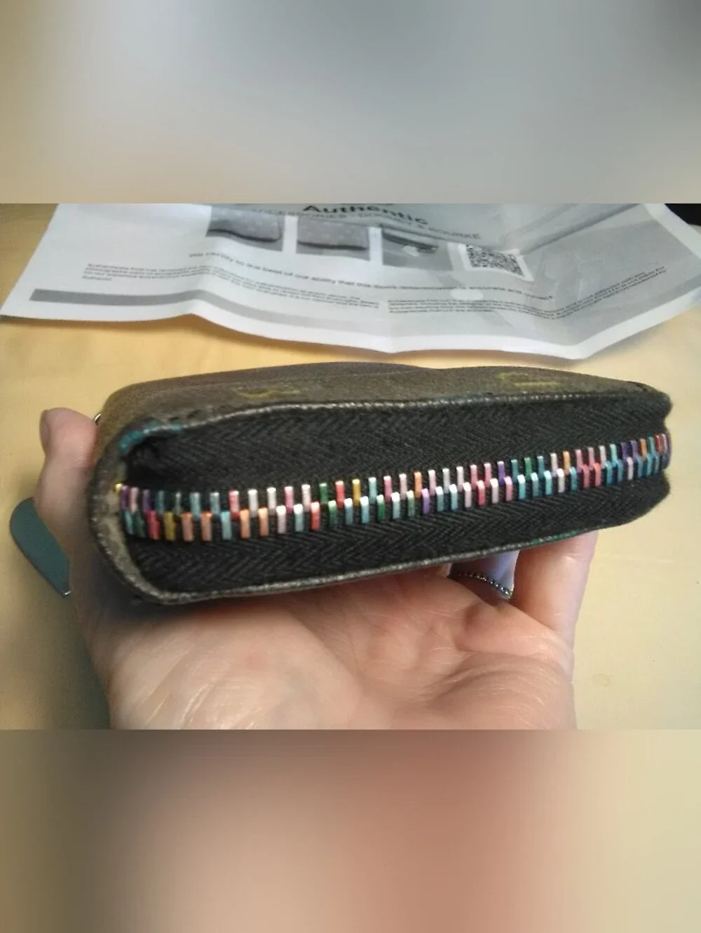 Lo. New Dooney & Bourke Black Pebbled Zip Wallet W/ Rainbow DB Monogram